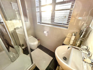 En suite- click for photo gallery